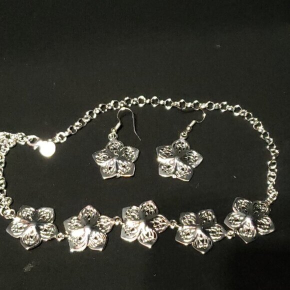 Sterling Silver Necklace & Earrings - Picture 2 of 4